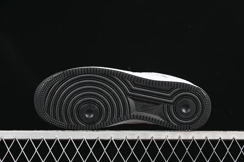 Nike Air Force 1 '07 LV8 "White/Black"