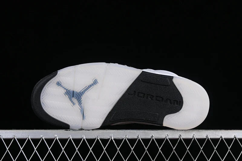 Air Jordan 5 Retro "Metallic Silver"