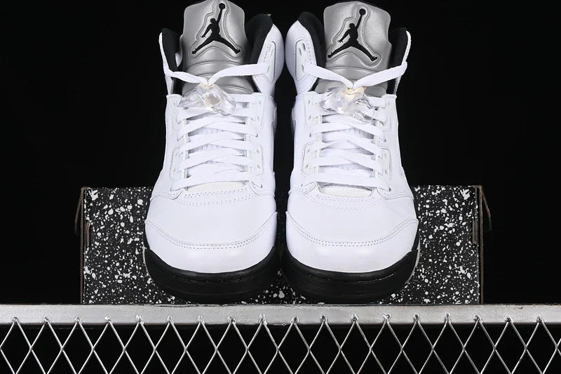Air Jordan 5 Retro "White Black"