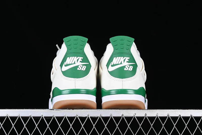 Air Jordan 4 Retro X Nike SB "Pine Green"