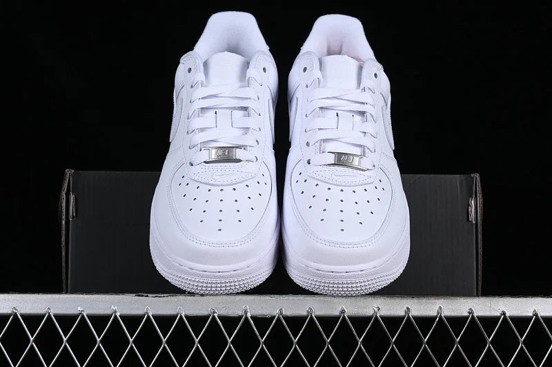 Nike Air Force 1 "Supreme White"