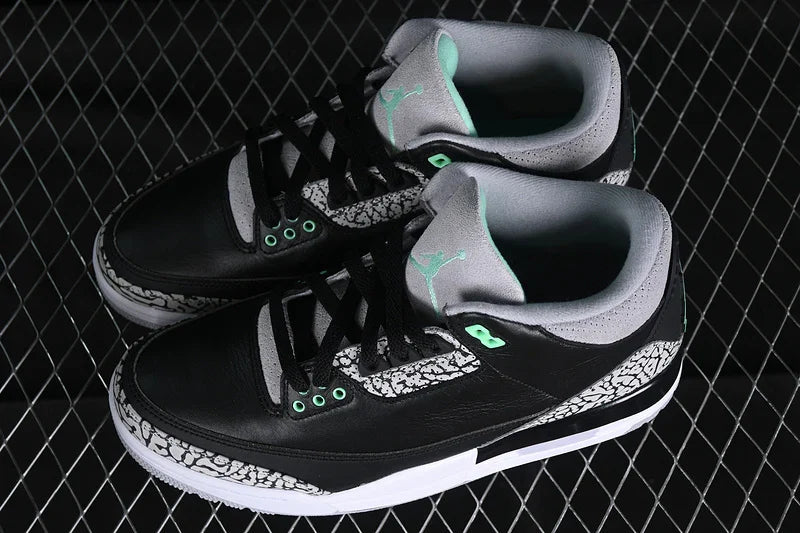 Air Jordan 3 Retro "Green Glow"