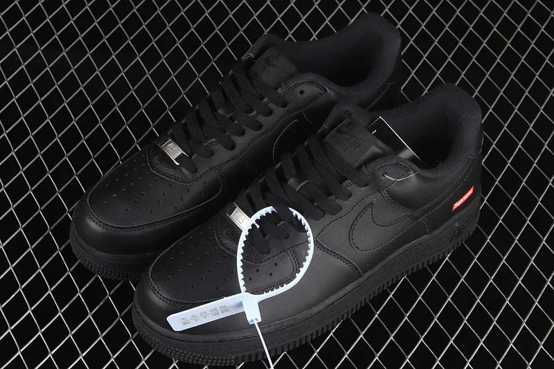 Nike Air Force 1 "Supreme Black"