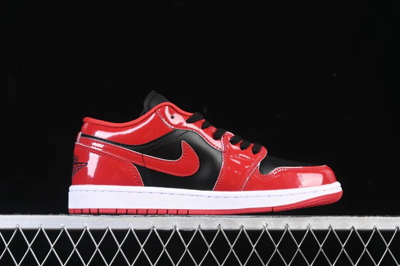 Air Jordan 1 Retro Low "Varsity Red Black"