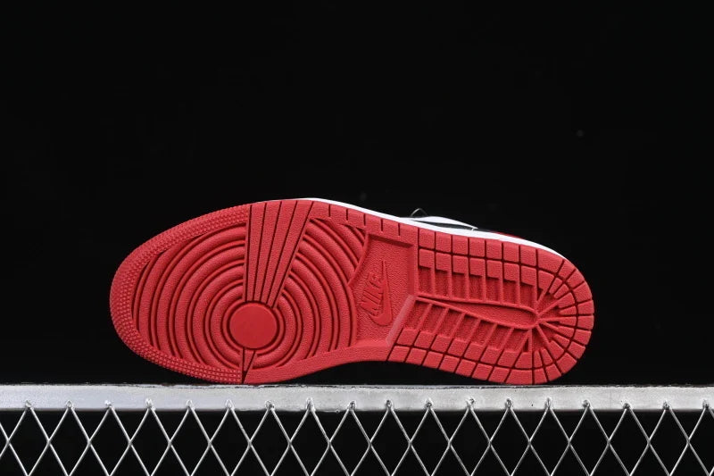 Air Jordan 1 Retro Low "Black Toe"