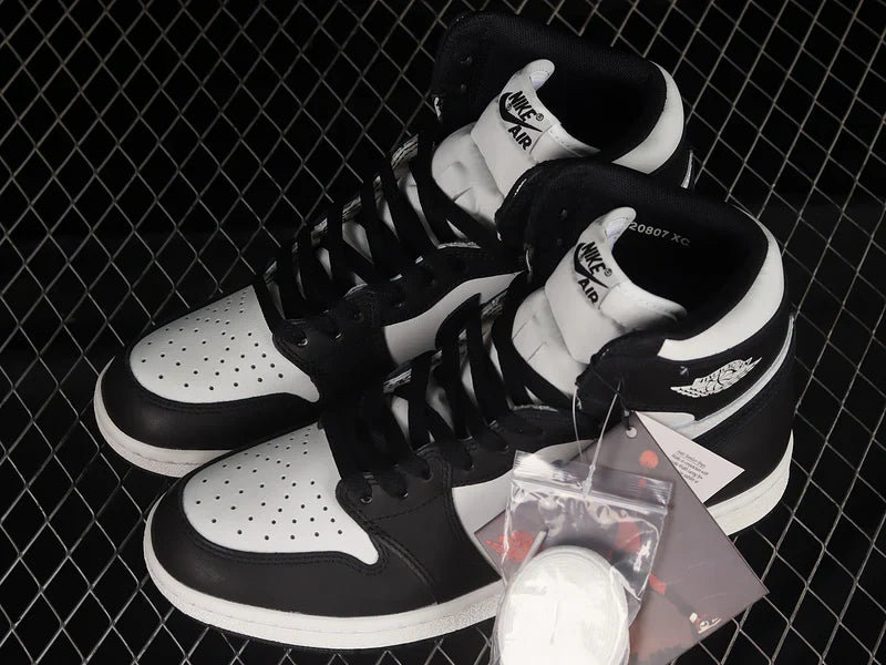 Air Jordan 1 Retro High OG "Black White"