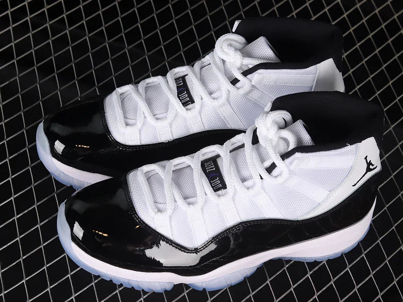 Air Jordan 11 Retro "Concord"