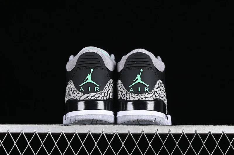 Air Jordan 3 Retro "Green Glow"