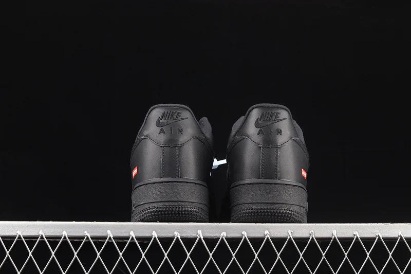 Nike Air Force 1 "Supreme Black"