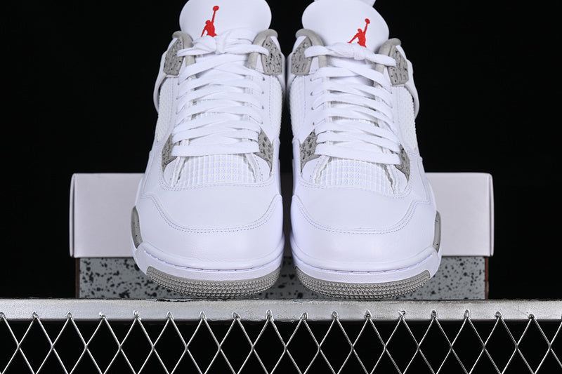 Air Jordan 4 Retro "White Oreo"