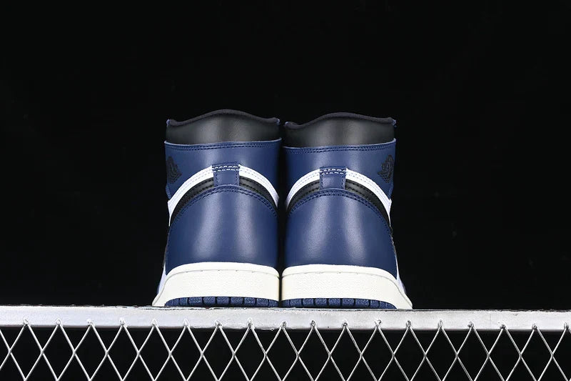 Air Jordan 1 Retro High OG "Midnight Navy"