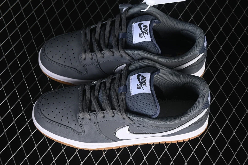 Nike SB Dunk Low "Wolf Gray"