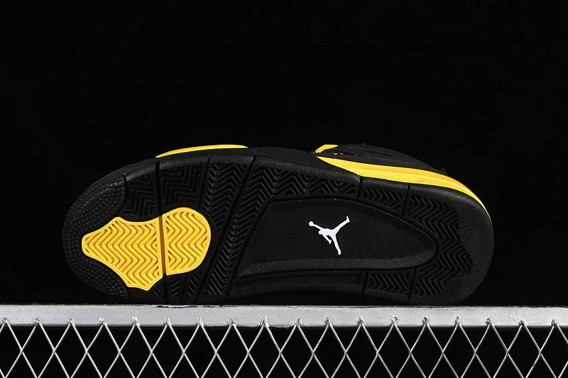 Air Jordan 4 Retro "Thunder"