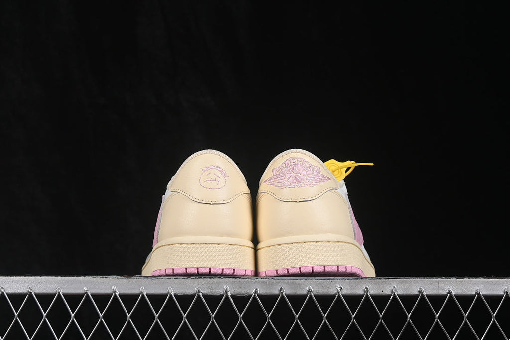 Air Jordan 1 Retro Low OG X Travis Scott "Shy Pink"