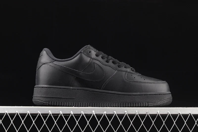 Nike Air Force 1 "Supreme Black"