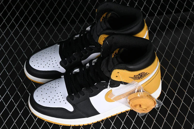 Air Jordan 1 Retro High OG "Black/Yellow Ochre"