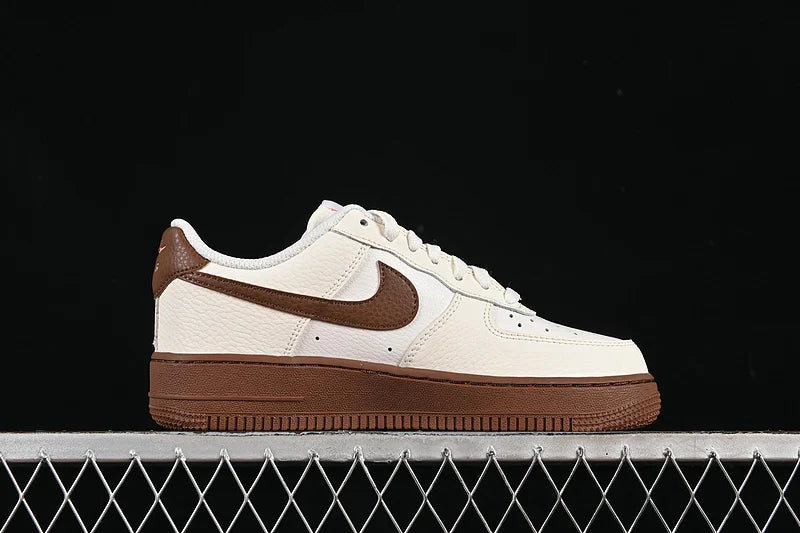Nike Air Force 1 Low "Sail Fauna Brown".