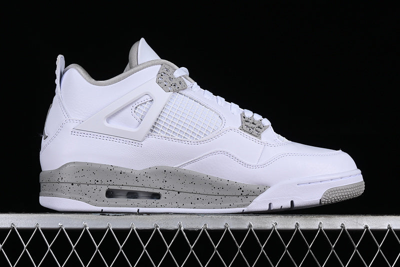 Air Jordan 4 Retro "White Oreo"