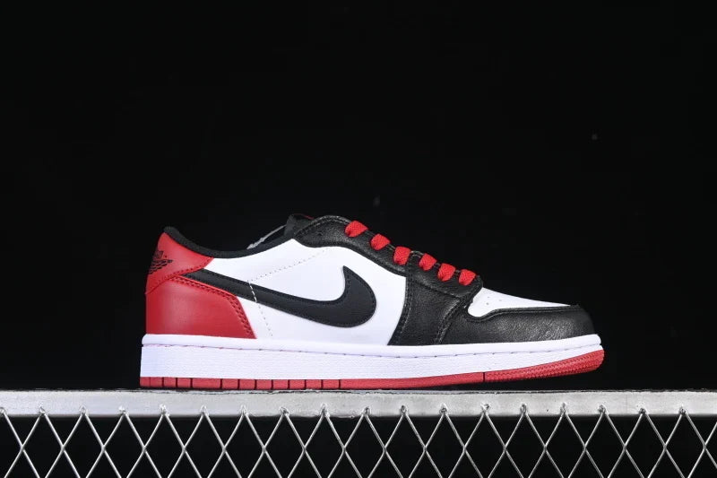 Air Jordan 1 Retro Low "Black Toe"