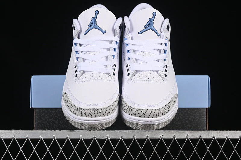 Air Jordan 3 Retro "UNC"