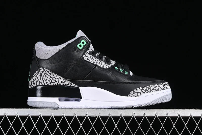 Air Jordan 3 Retro "Green Glow"